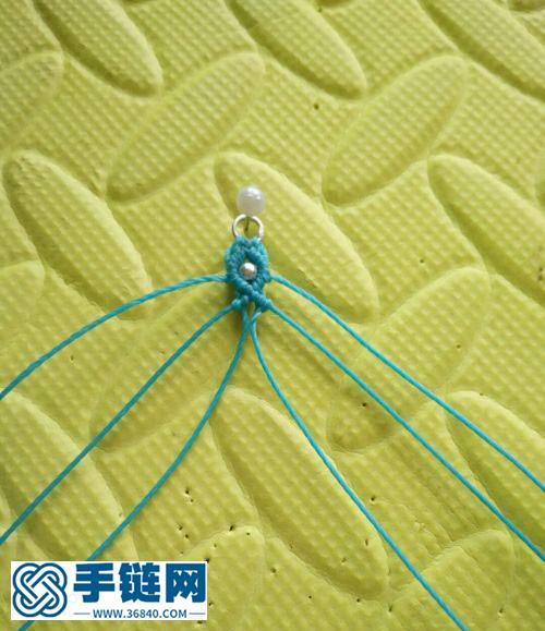 镂空菱形耳饰