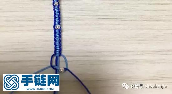 中国结种类很多，今天给大家分享一款平结手链。