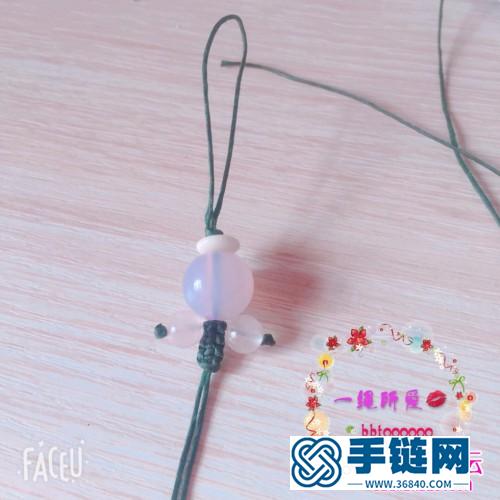 线头和珠子制作可爱小人挂件的编制教程