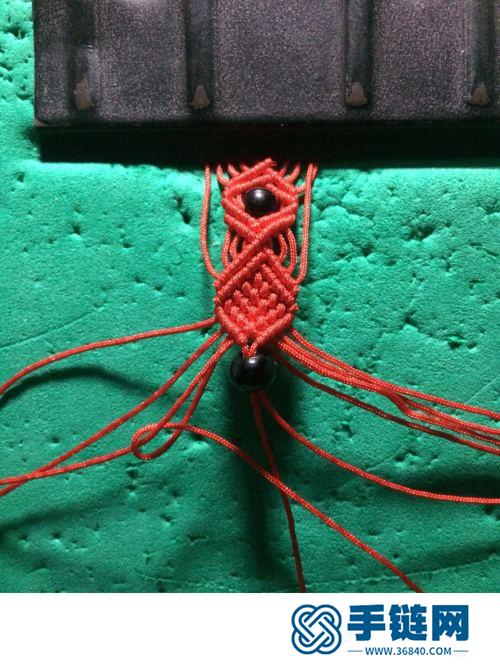 红绳美丽黑珠花朵手链的详细制作图解