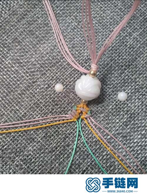中国结蜡线翡翠玫瑰珠手链的详细编制方法