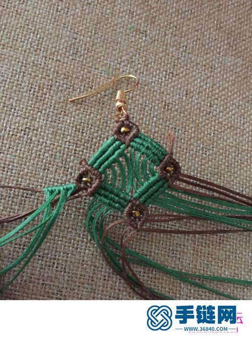 绳编菱形双色串珠耳环的详细制作图解