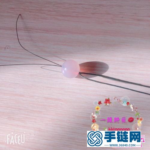 线头和珠子制作可爱小人挂件的编制教程