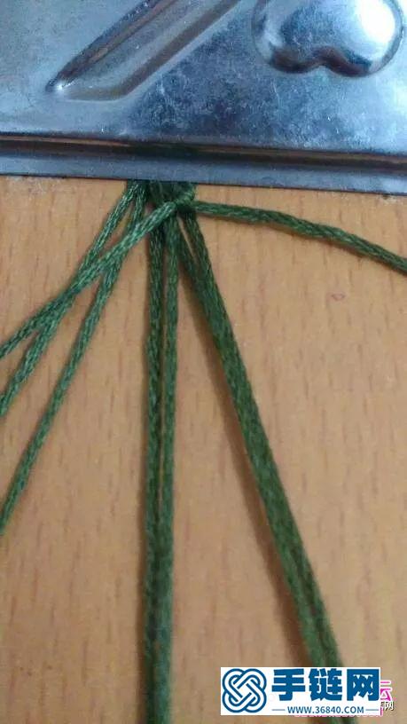 绳编镶珠斜卷结手链的详细制作步骤图