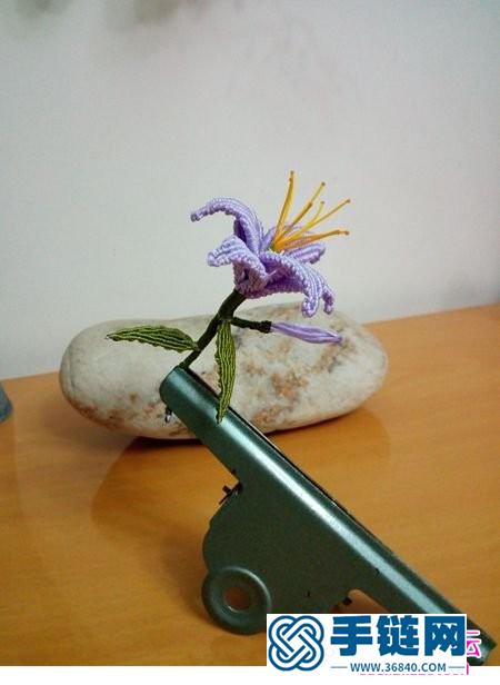 蜡线绳编百合花饰品的详细教程