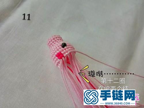 用中国结的方式绳编小猪佩奇编法