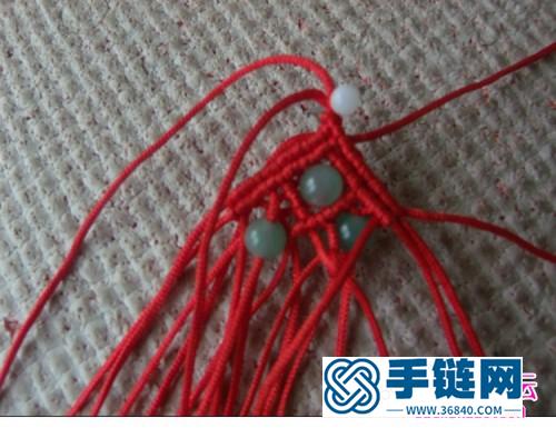 玉线和串珠编制四方手链的制作方法