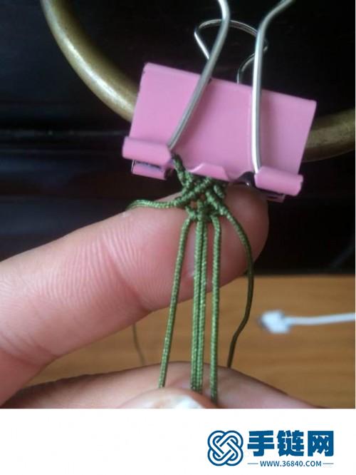 中国结玉线拼色串珠手链的编制图解