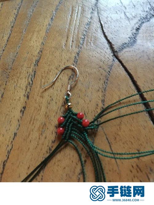 圣诞树珊瑚珠耳环的详细制作方法