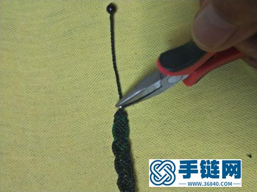 中国结双色扁蜡佛牌手链的详细制作图解