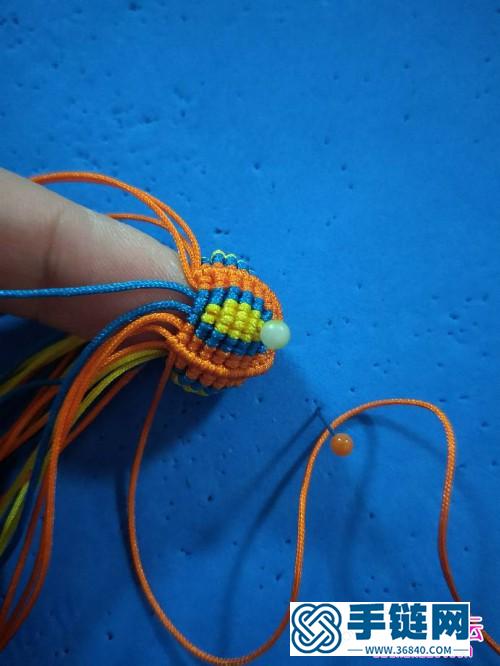 绳编蜡线彩色小葫芦钥匙扣的详细编制教程