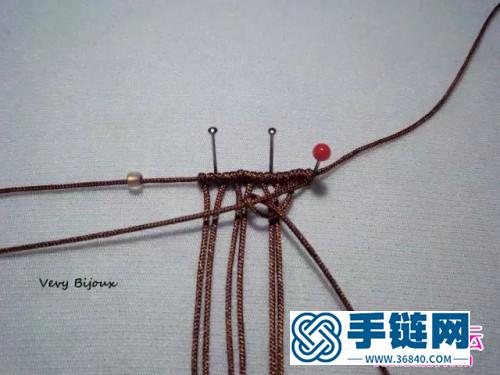 绳+珠子编的雀羽串珠耳坠的制作图解
