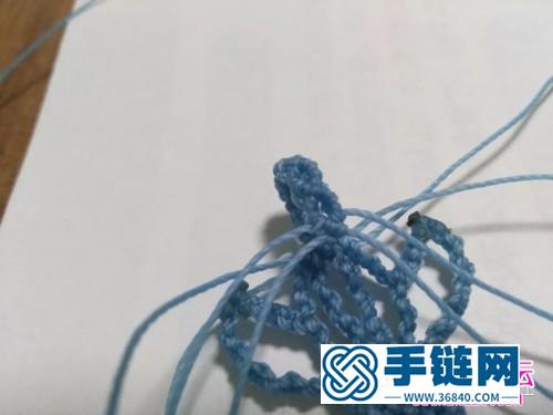 蓝莲花斜卷结玛瑙玉髓豆子项链吊坠的详细编制教程