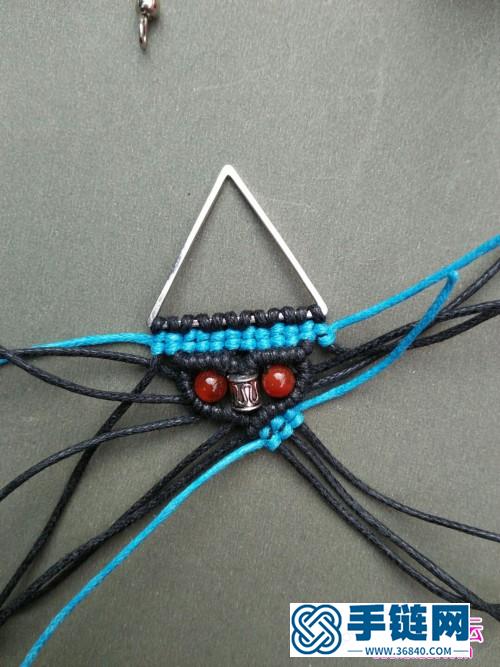 中国结三角串珠耳环的制作方法