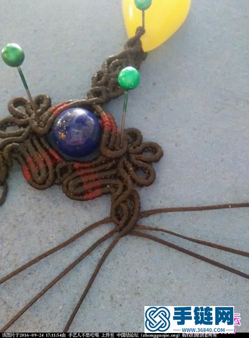 小型蜜蜡水滴吊坠项链的详细编织教程