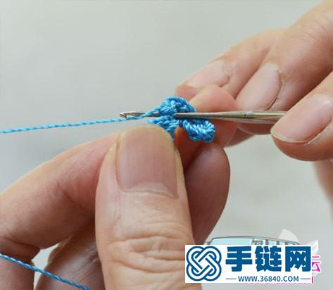中国结纽扣结变身花苞手链的详细制作教程