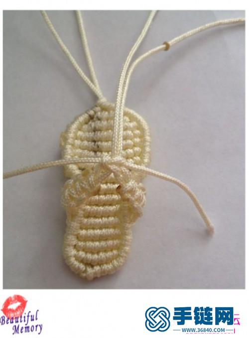 斜卷结小拖鞋挂饰的编织制作