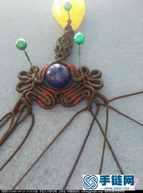 小型蜜蜡水滴吊坠项链的详细编织教程