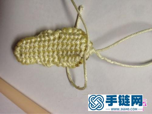 斜卷结小拖鞋挂饰的编织制作