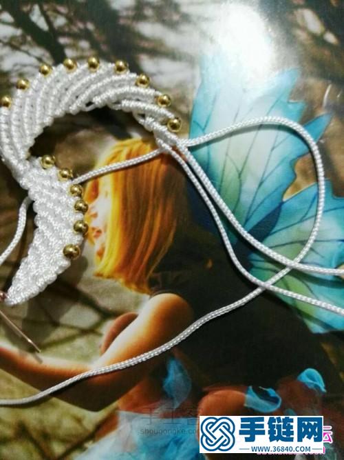 用绳和珠子制作的雀舞耳环的方法
