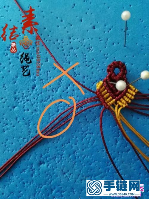 中国结编织多彩米珠手绳方法图解