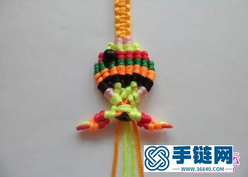 绳编彩色小鱼手链（挂件）的制作图解