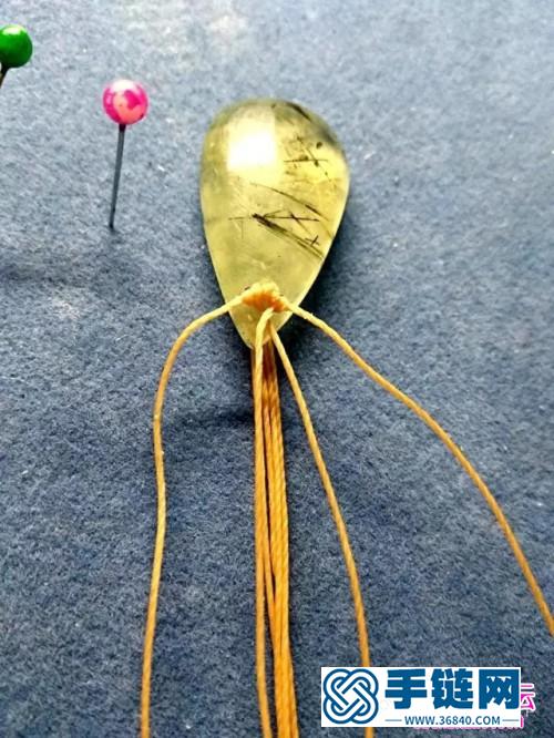 绳编水滴型葡萄石吊坠的编制图解