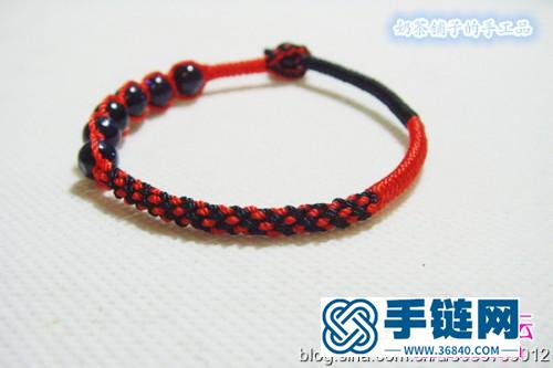 黑线、红霞和珠子编织出来的手绳