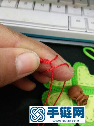 桃木蛇结红绳手镯的编法步骤图