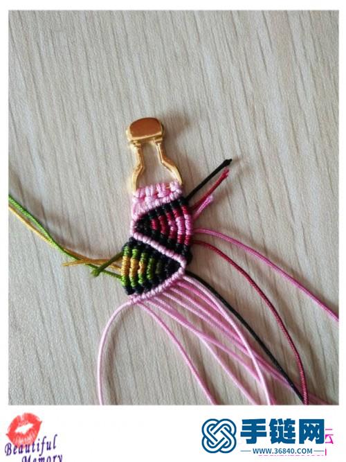迷你多彩手绳的制作方法
