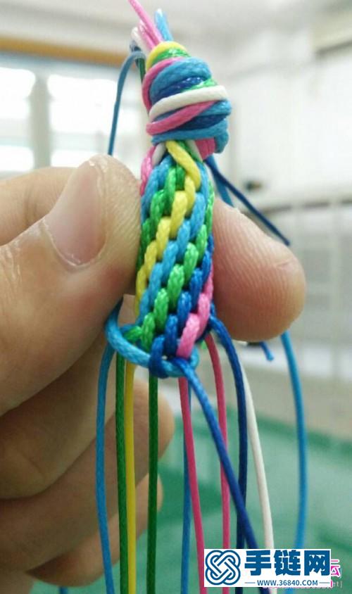 韩国蜡线编织7色藏式炫彩手绳的编法