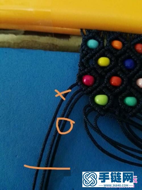 彩色米珠手绳教程制作步骤图
