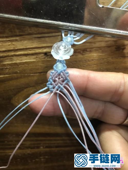 扁蜡线编水晶玫瑰花手绳的编制教程