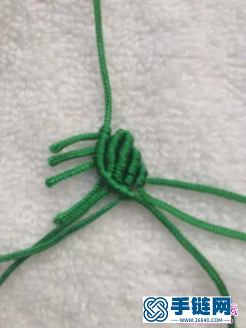 中国结编织绿叶手链的方法图解