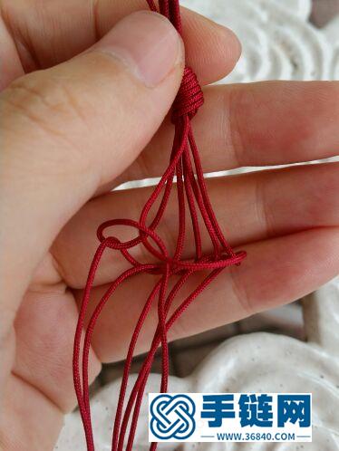 绳编宝宝护身符手绳的方法