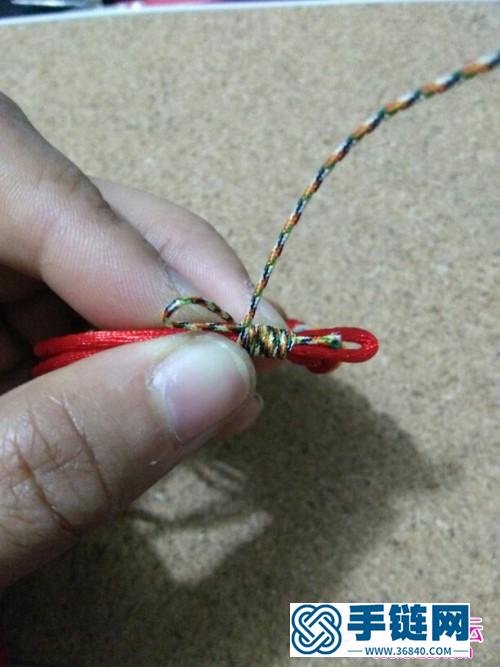 中国结编的彩绳银饰手链编织图解