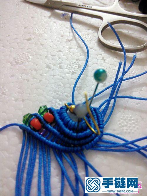 玉线编织的雀羽耳环的方法