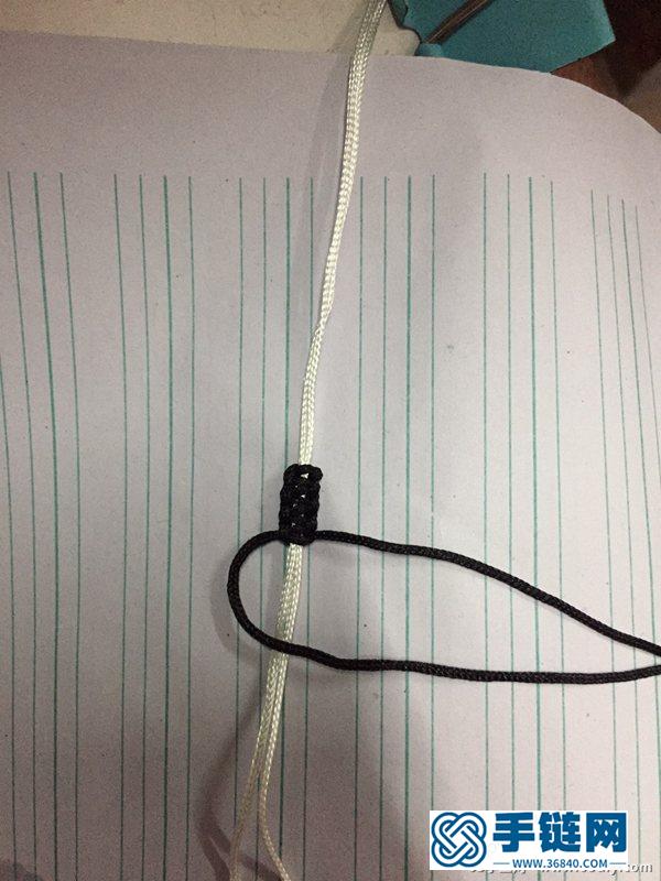 黑白色时尚手绳编法