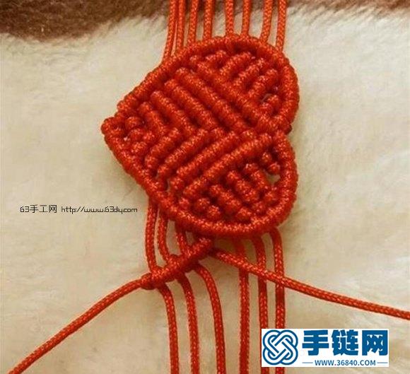 怎样编织红绳手链 爱心红绳手链的编织方法