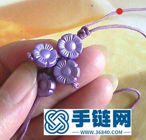 编结一款柔美紫色小花手链！