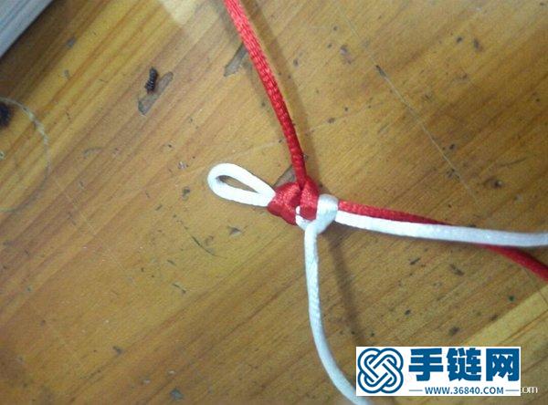 红白相间编绳手链的编法
