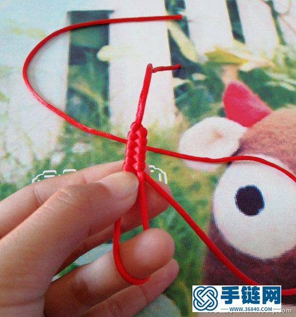 简单漂亮的红绳手链编法图解