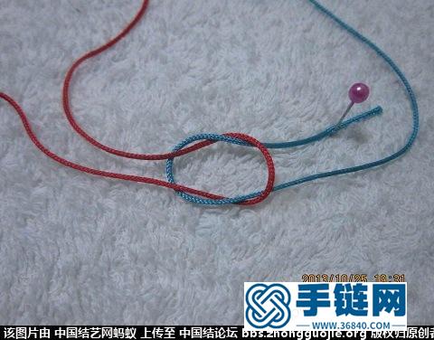 辫子图案的三色手链
