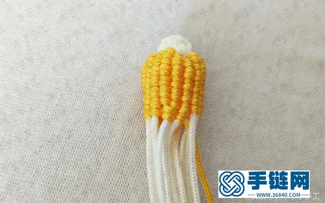 玉米编绳方法图解，玉线手机链小挂件制作教程