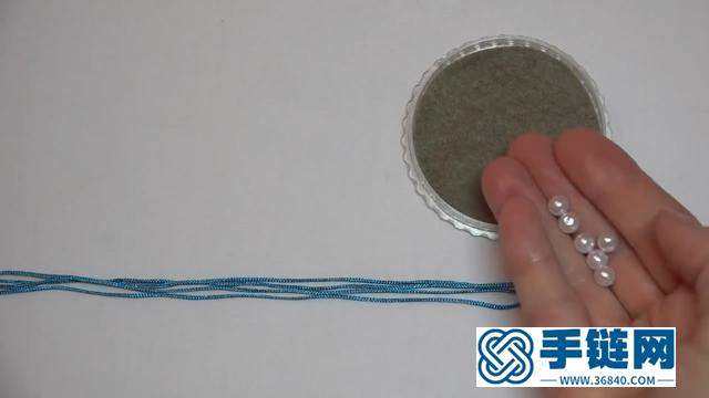「DIY绳编教程」手工编织雪花珍珠吊坠的方法（步骤2