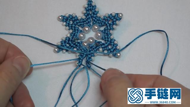 雪花形状的珍珠吊坠，编法很简单，戴起来非常漂亮（图解2