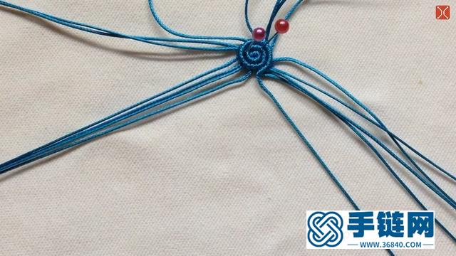 手工编织精美的螺旋贝壳项链吊坠，方法简单佩戴美观！