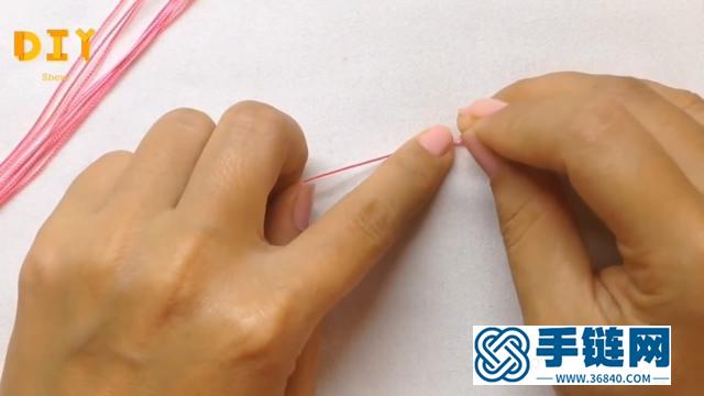 「手工绳编系列」精美佩饰挂件的编织方法（步骤3