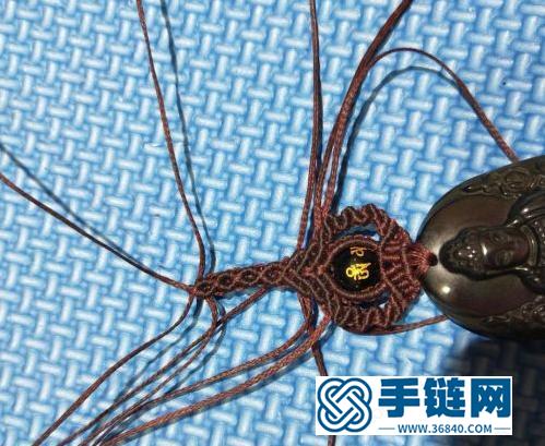 【教你编绳】吊坠这样编才叫漂亮与大气,过程图请看文 【教你编绳】吊坠这样编才叫漂亮与大气,过程图请看文