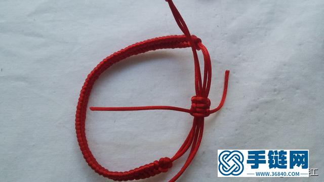 花2分钟就能学会编1条红绳手链